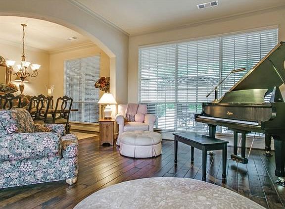 3rd image of 3109 Ashwood Ct