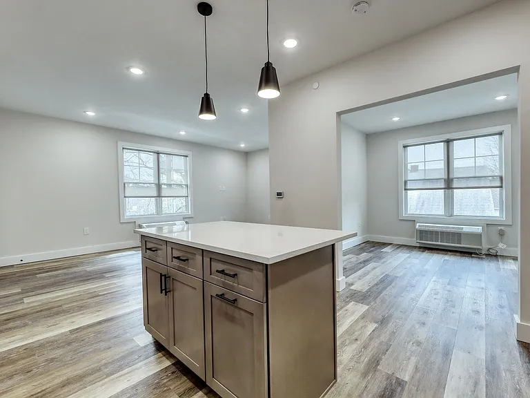 192 Livingston St — Photo 10