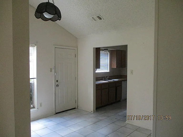 18719 Lippizaner Dr — Photo 11