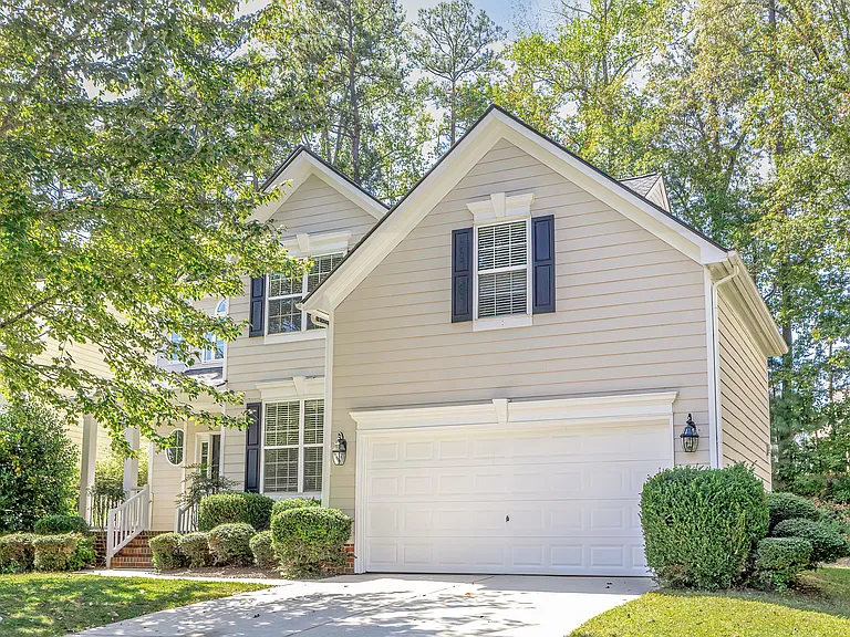 2103 Templeton Gap Dr — Photo 9
