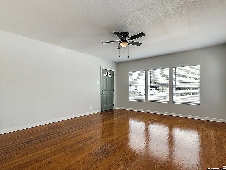 2 bed, 980 sqft, $1,650 — Photo 2
