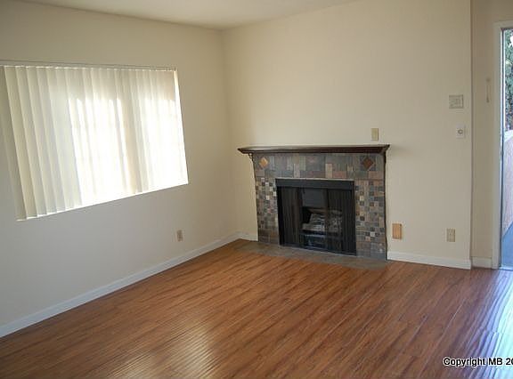 Living room Fireplace