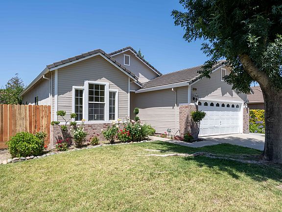 3rd image of 4138 Black Butte Cir