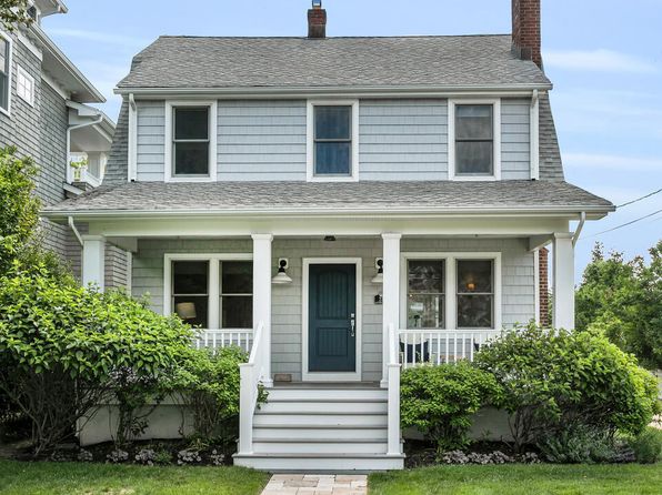 27 Waterman Ave