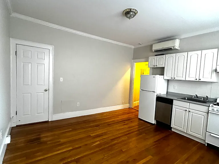 10 Fairfield St #7 — Photo 3