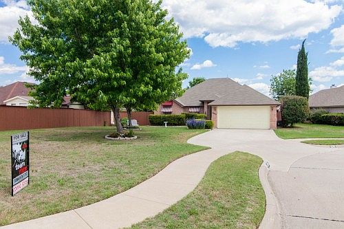 2nd image of 4205 Woodcrest Ct