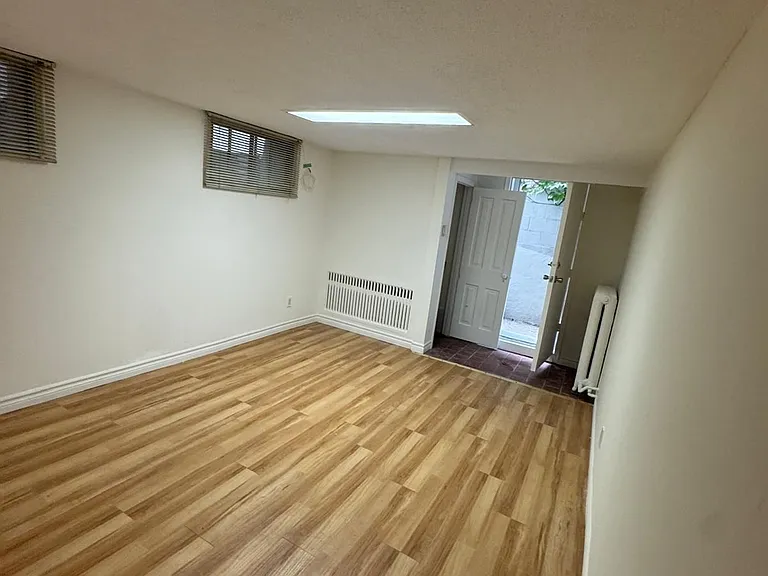 227 Evelyn Ave #4 — Photo 11
