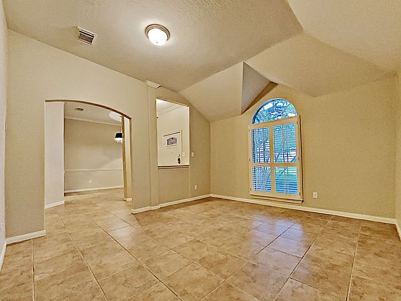 3rd image of 3622 Walden Dr