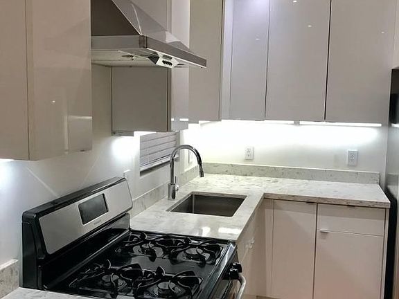 3rd image of 615 Minna St APT E