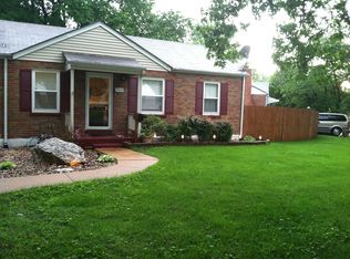 1065 Saint Matthew Dr, Florissant, MO 63031