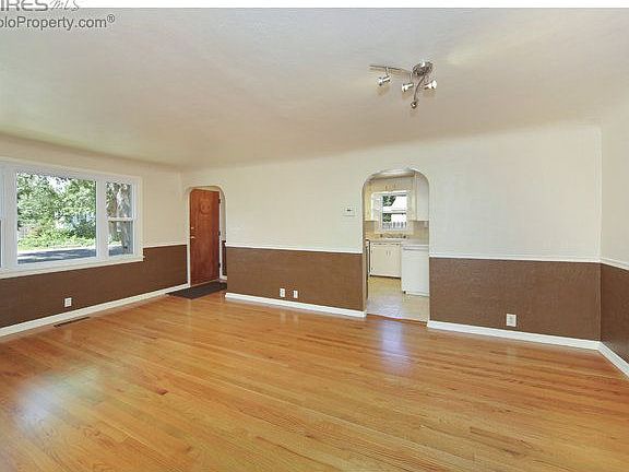 4th image of 460 W 2nd St