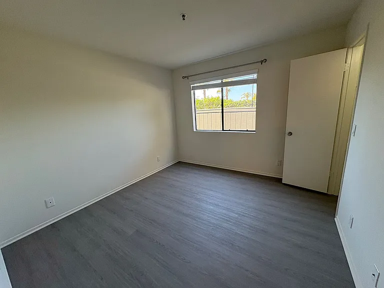 Via Real Apartments — Photo 12