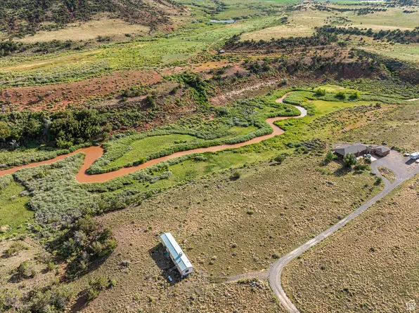 213 S 975 W, Torrey, UT 84775