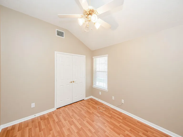 19247 Dillsbury Ct — Photo 10