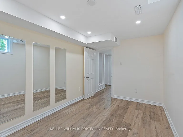24 Ulysses Pl — Photo 40