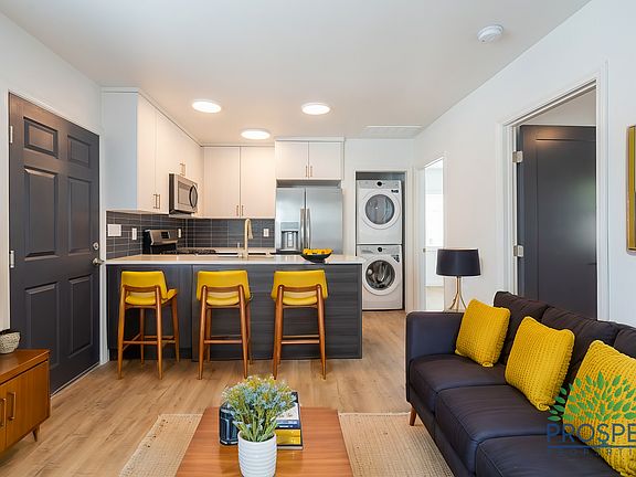 3rd image of 2901 W Bellevue Ave #2907