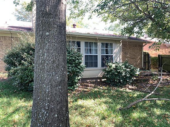 5th image of 3212 W Park Row Blvd