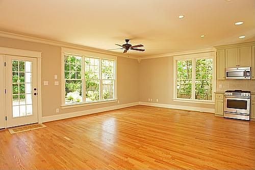 Family/keeping room off kitchen.