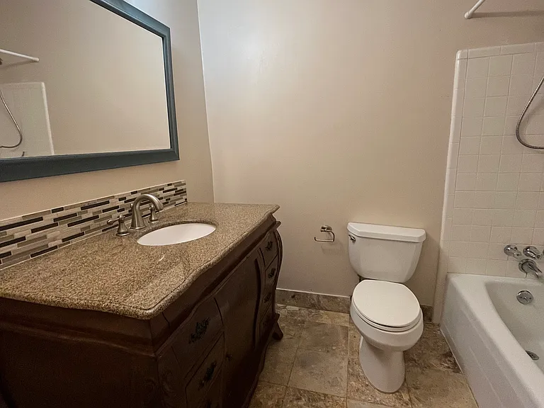 235 Corinth Ct — Photo 10
