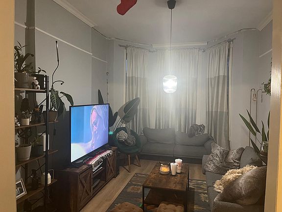 4th image of 2224 W 21st St #1F
