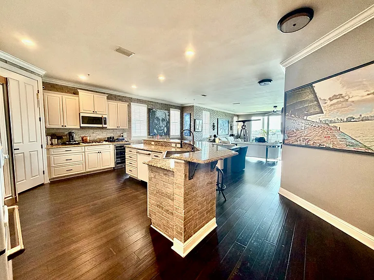 240 Brooks St SE #1301C — Photo 5