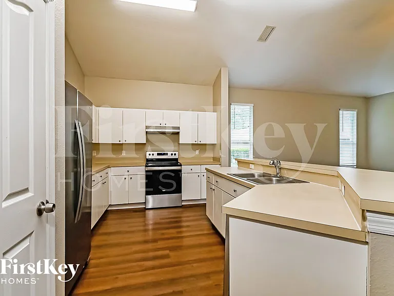 4413 Winding River Dr — Photo 7