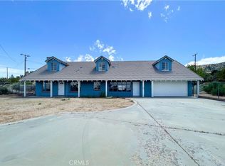 9367 Mountain Rd, Pinon Hills, CA 92372