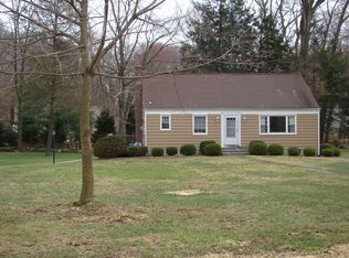 26 Maryland Ave, Armonk, NY 10504