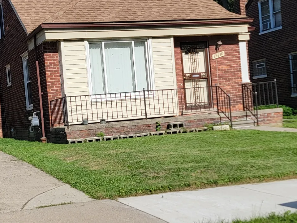 12698 Woodmont Ave