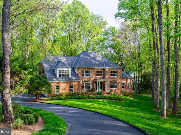 11200 Elmview Pl, Great Falls, VA 22066