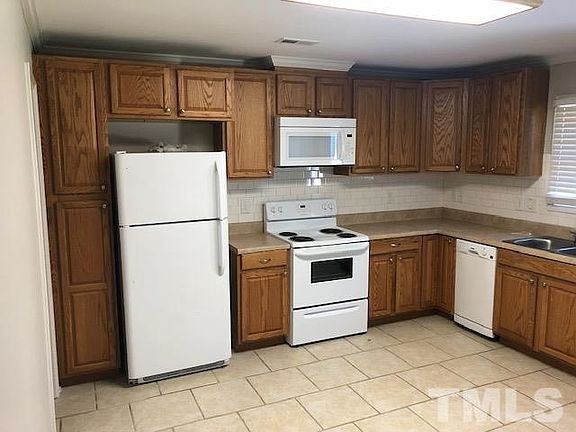 4th image of 88 Old Whitley Rd