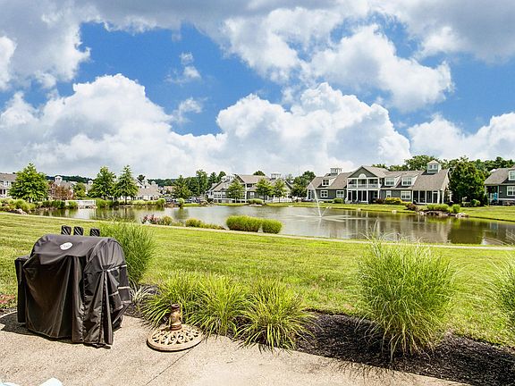 5th image of 14881 Harbor Point Dr E