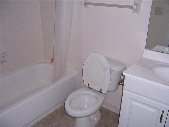 2nd image of 34 Belvoir Cir