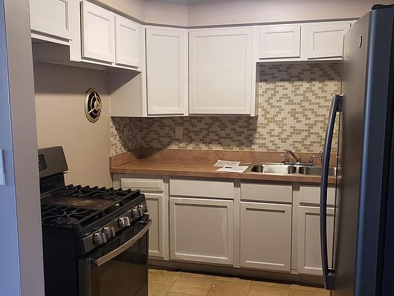 4th image of 3143 Blueacres Dr