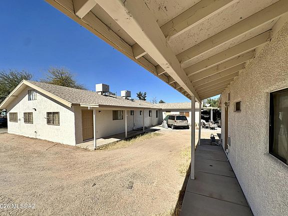 4th image of 1555 E Bernard Dr #1