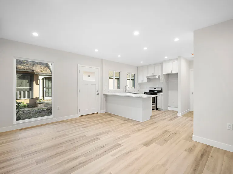 417 Riverdale Dr #C — Photo 6