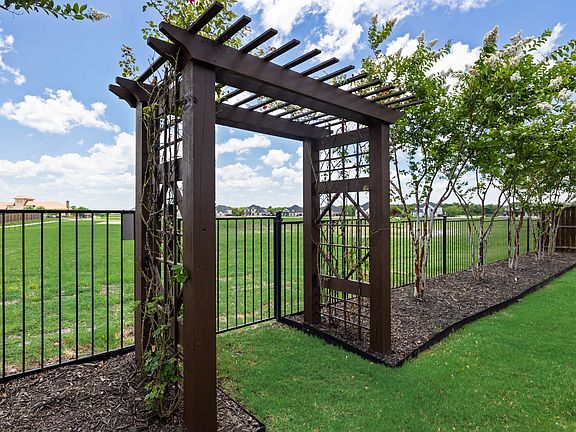 5th image of 1733 Puglia Ct