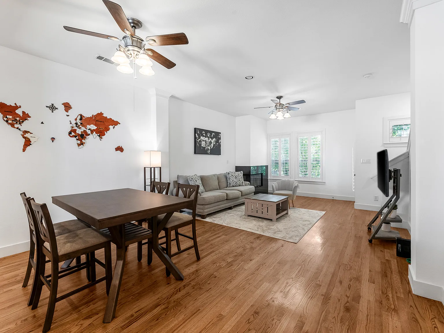 3 bed, 2.5 bath, 1561 sqft, $2,950 — Photo 3