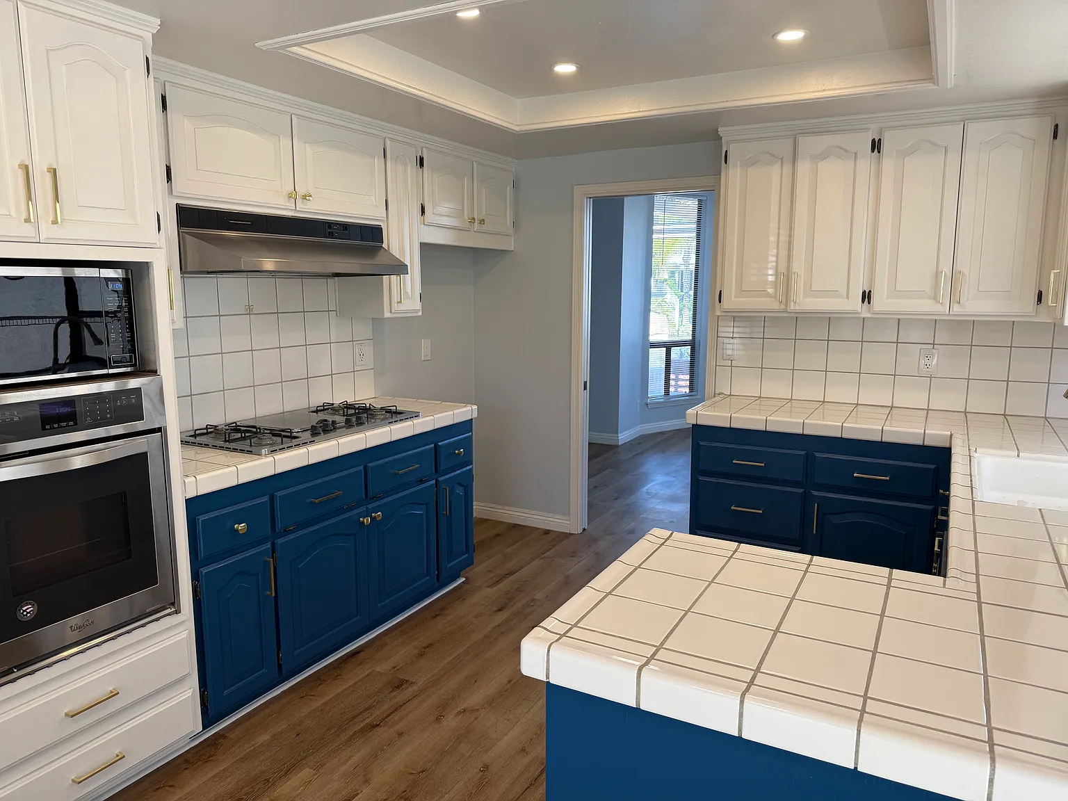 3 bed, 2.5 bath, 2403 sqft, $5,750 — Photo 3