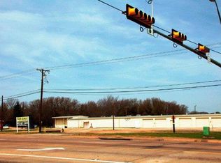 1810 W Main St, Gun Barrel City, TX 75156