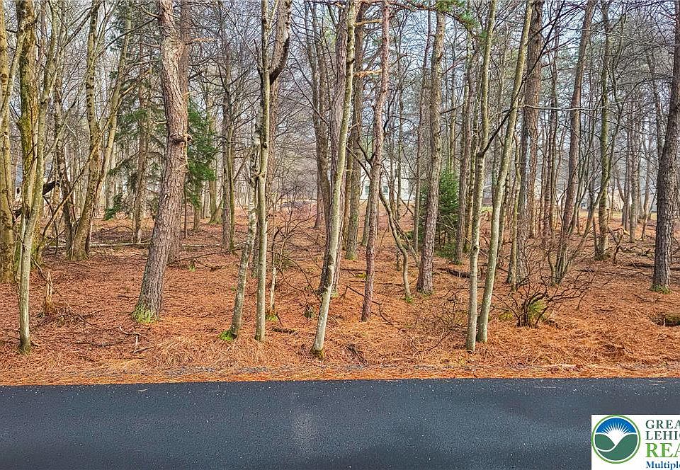 1st image of Crescent Way #207