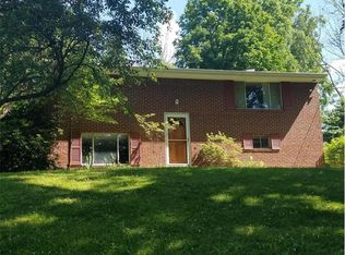 31 McConnell Rd, Cecil, PA