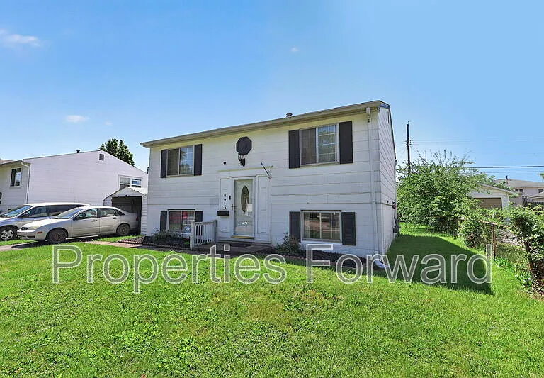 873 Allison Dr — Photo 2