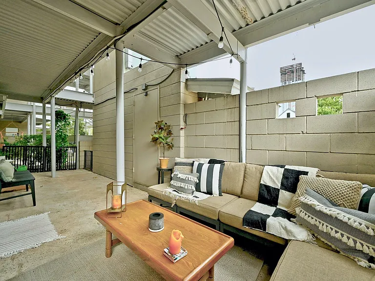 41 Waller St — Photo 20