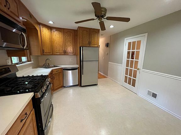 Updated Eat-in Kitchen