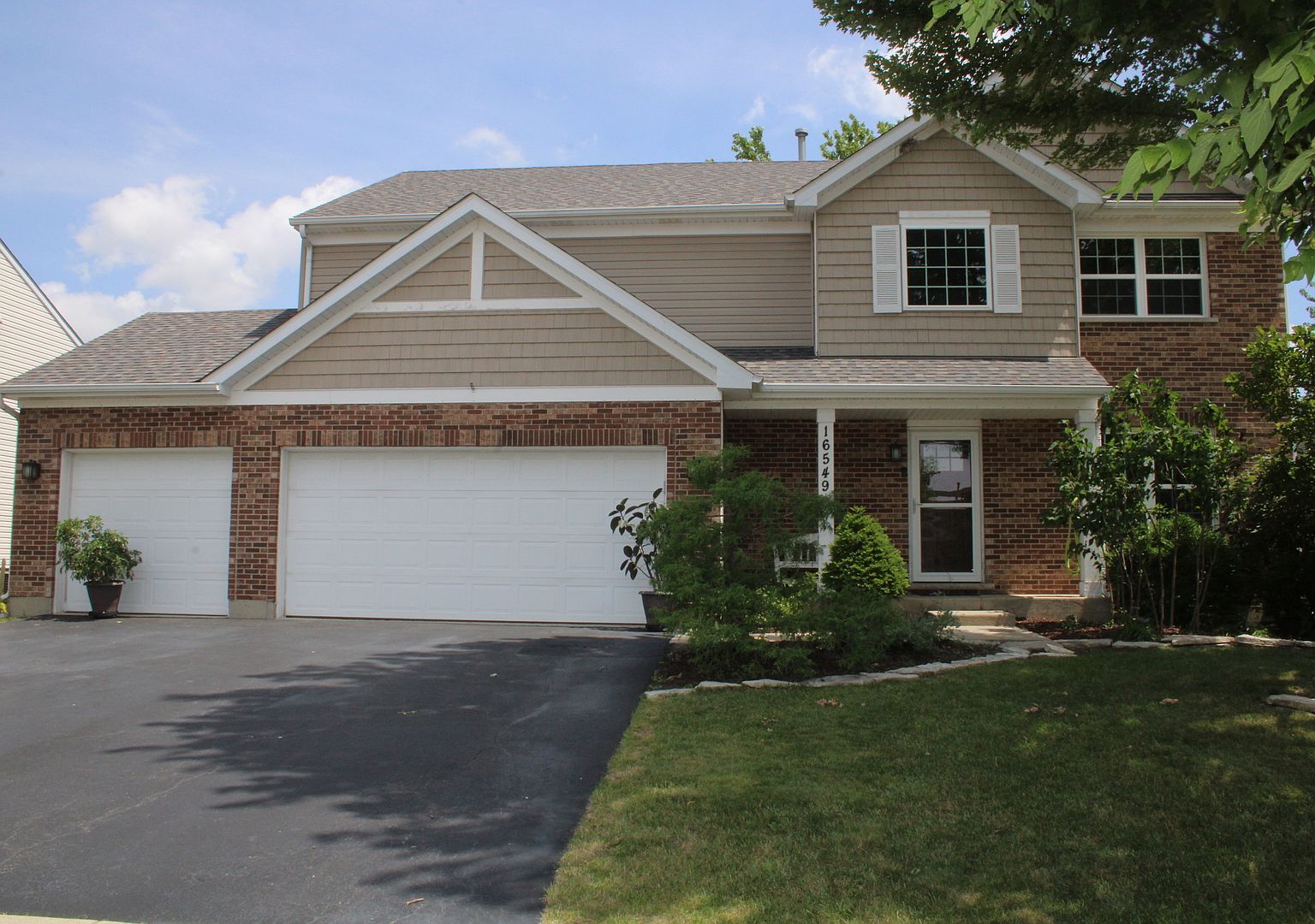 16549 Siegel Dr, Crest Hill, IL 60403 | Zillow