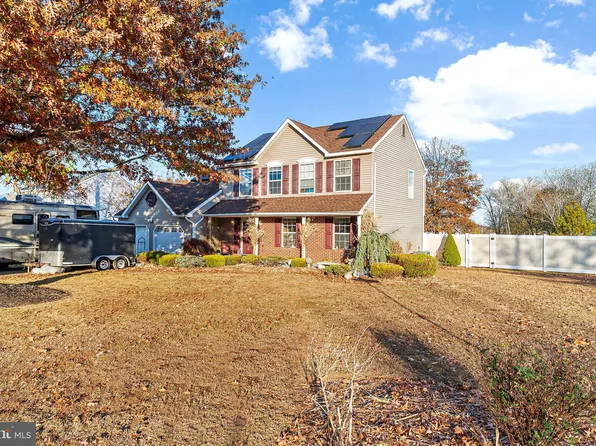 1 Winterberry Pl, Clayton, NJ 08312
