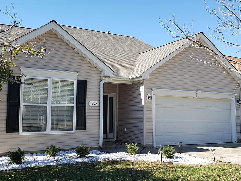1905 Briar Run Dr — Photo 2