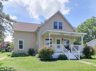 105 W Douglas St, Carlock, IL 61725