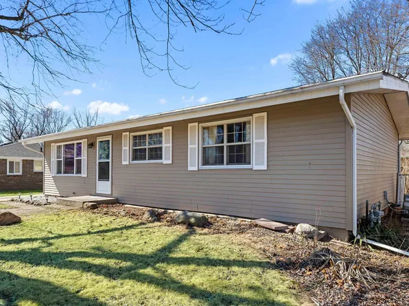 713 S Meadow Ln, Manito, IL 61546